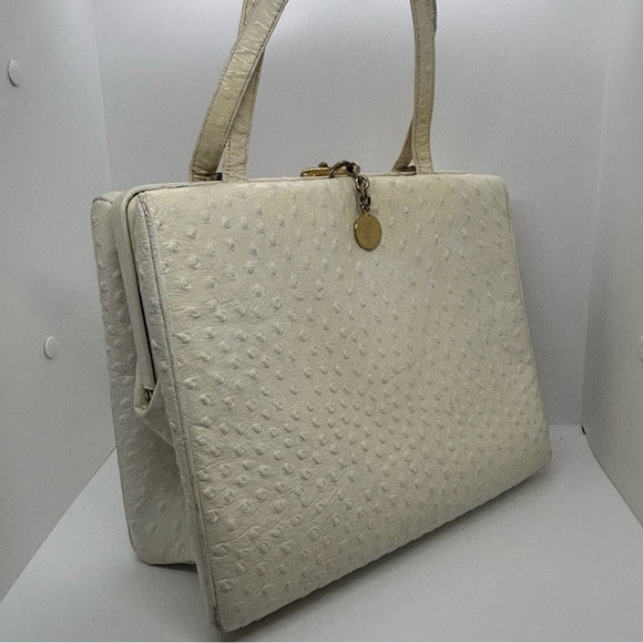 Vintage Classic Elegant Structured Top Handle Handbag – ostrich embossing -Ivory - Picture 5 of 14